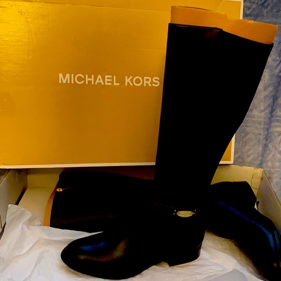 MICHAEL KORS FINLEY BOOT - Picture 2 of 4